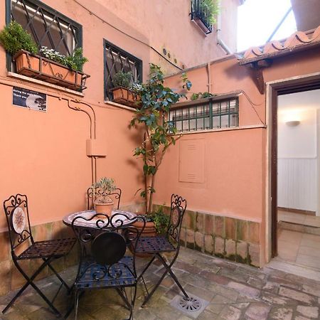 Lovely With Garden In Vatican Museums Trastevere Leilighet Roma Eksteriør bilde